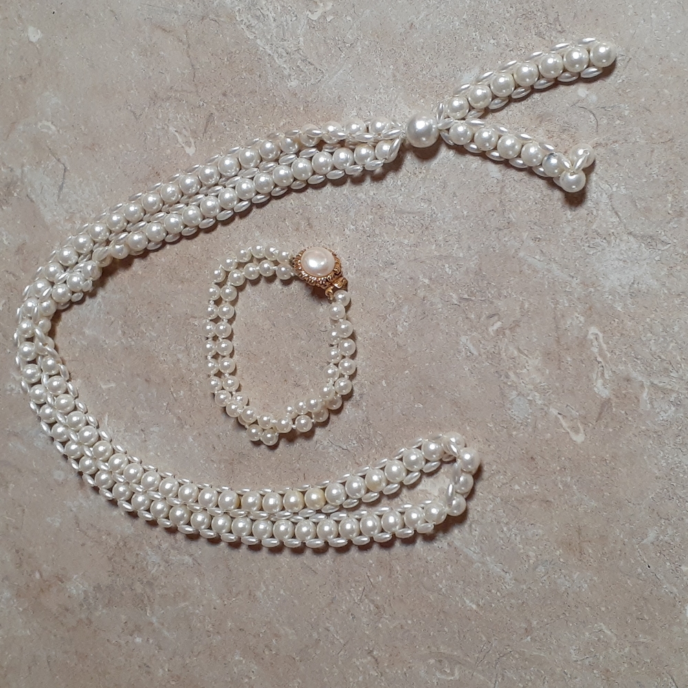 "Pearl" Costume Jewelry Bracelet/Necklace Set